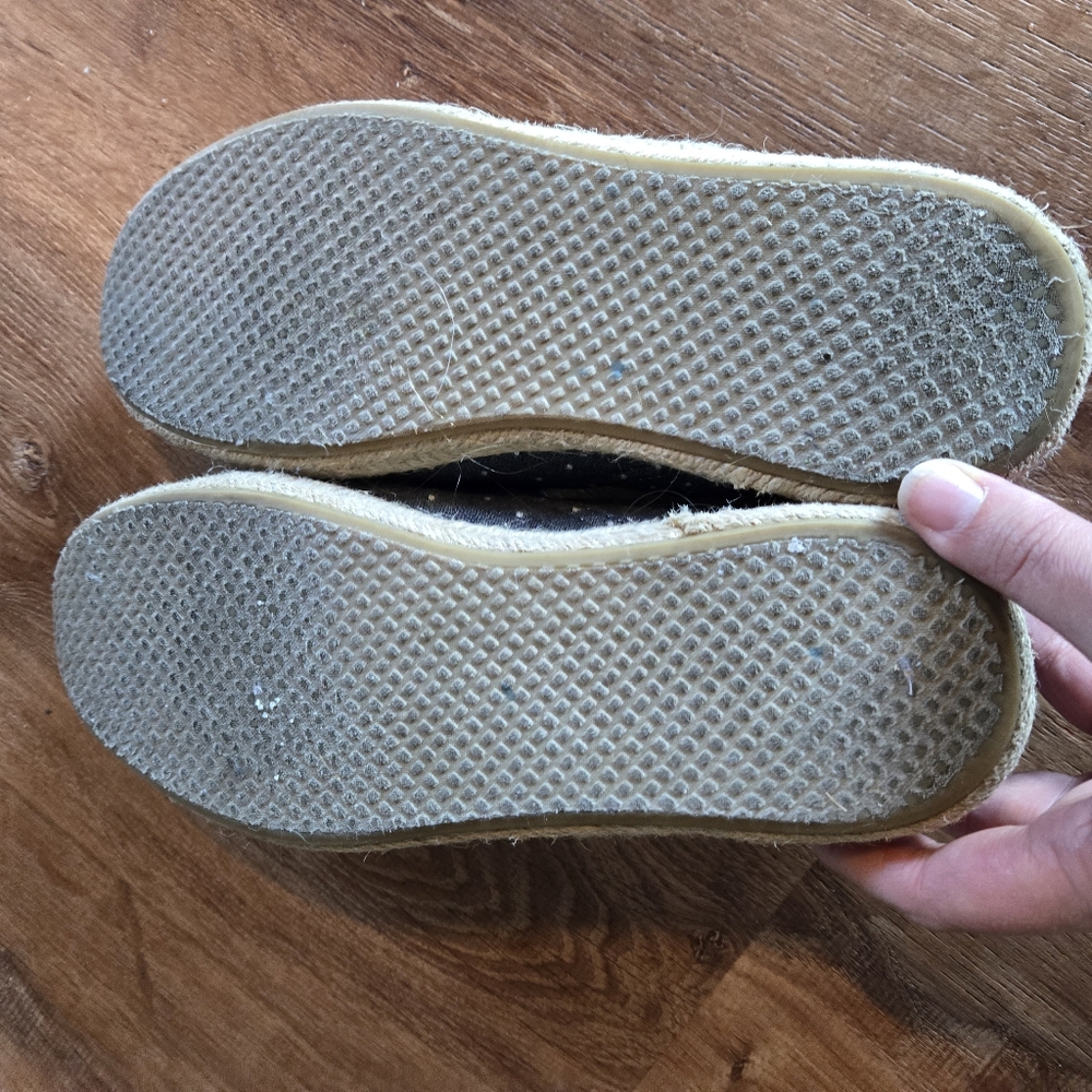 TOMS Gray Polka Dot Slip-On Shoes Size 8 - Picture 3 of 6